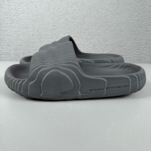 Adidas Originals Sandals Womens‎ 7 Gray Adilette 22 Slides Futuristic Casual $60 - Picture 1 of 13